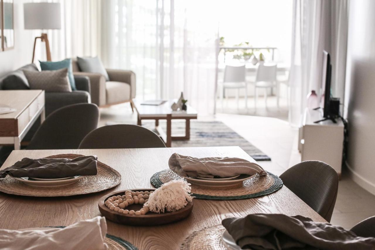Rumba Beach Resort Caloundra Exterior foto A dining room