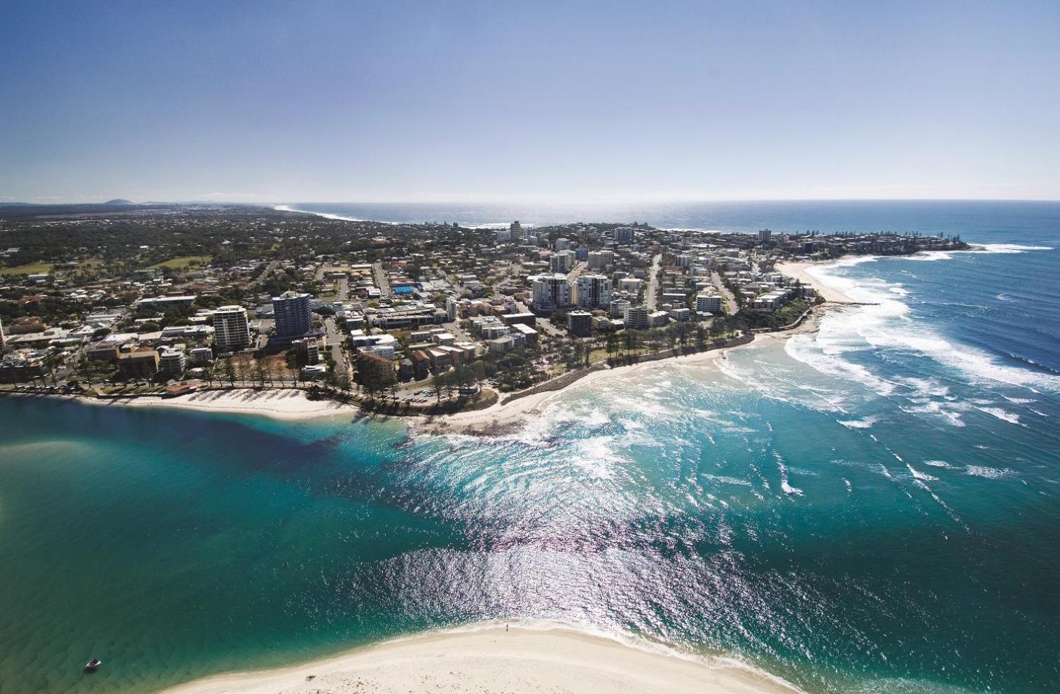 Rumba Beach Resort Caloundra Exterior foto Aerial view of the town